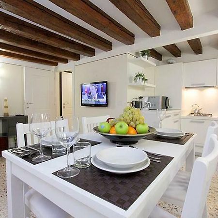 Alberto Apartment In Венеция Екстериор снимка