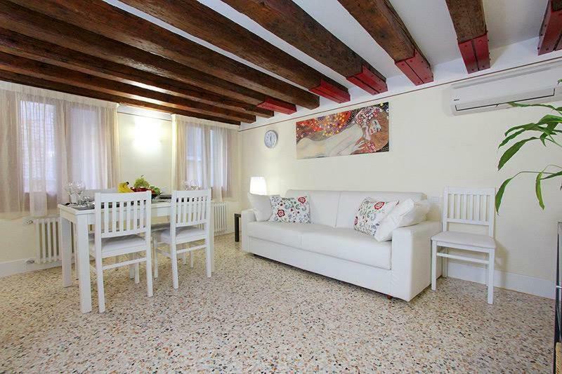 Alberto Apartment In Венеция Екстериор снимка