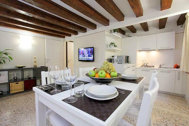 Alberto Apartment In Венеция Екстериор снимка